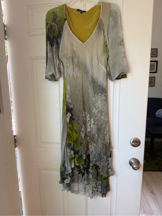 Dresses & Skirts - Floral V-Neck Midi Dress in Olive Green and Gray by